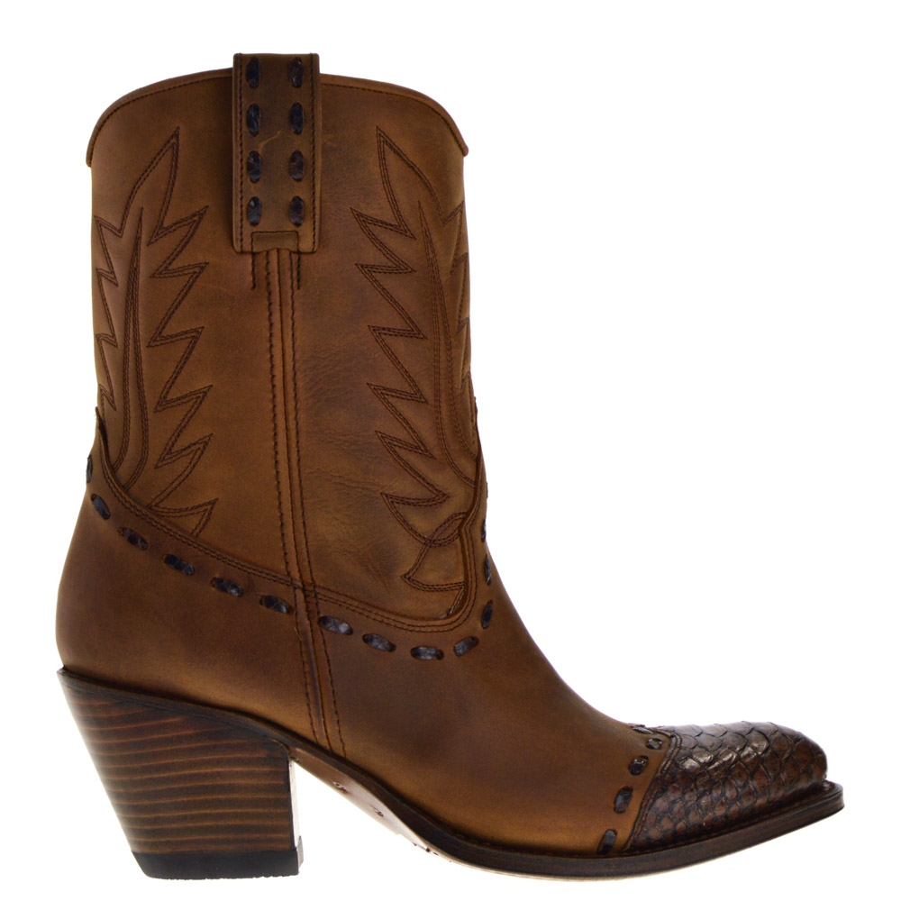 short cowgirl boots women