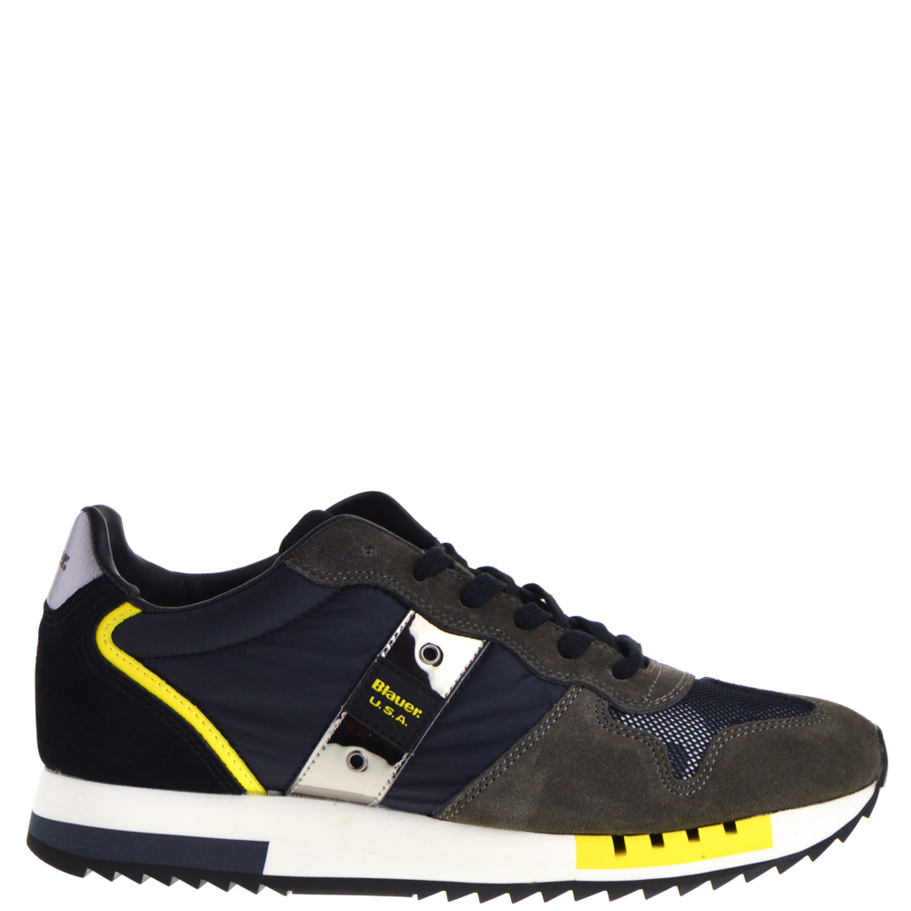 blauer sneakers