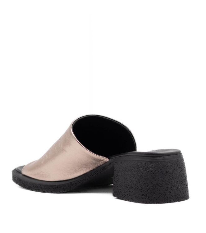 All Black Muiltjes in Goud online kopen.