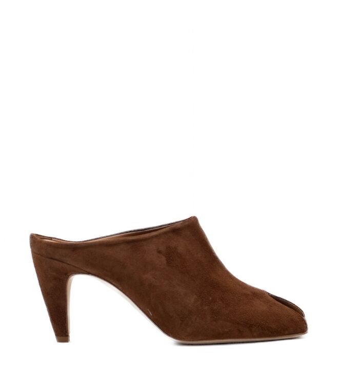 Gisel Moire Gisel Moire dames muiltjes bruin suede Capra Cuba Gisel Moire dames muiltjes bruin suede 62 bruin suede/nubuck Direct leverbaar uit de webshop van www.taft.nl/