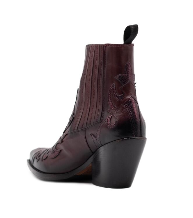 Jo Ghost Jo Ghost dames enkellaarsjes bordo combi Pellame Parma Bordo Jo Ghost dames enkellaarsjes bordo combi 29 rood combi. Direct leverbaar uit de webshop van www.taft.nl/