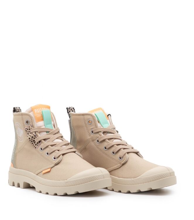 Palladium Dames Hoge Veterschoenen in Beige online kopen