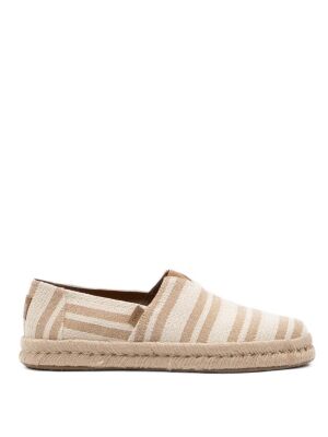 Toms