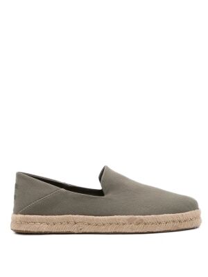Toms